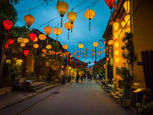 Highlights-of-Hoi-An-Lantern-Festival-scaled