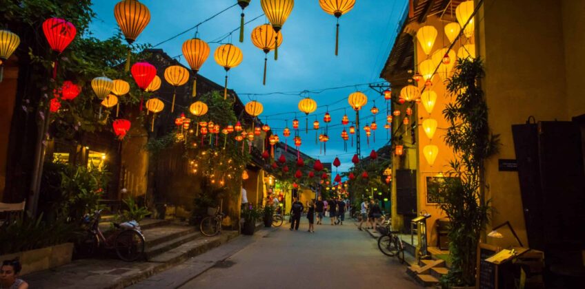Highlights-of-Hoi-An-Lantern-Festival-scaled